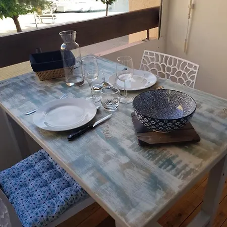 La Galiote, T2 Vue Port, Terrasse Et Parking * 弗龙蒂尼昂