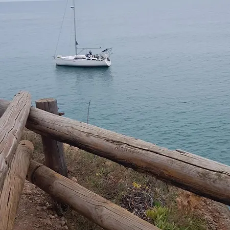 La Galiote, T2 Vue Port, Terrasse Et Parking 弗龙蒂尼昂